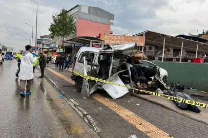 Bursa’da feci kaza: 2 ölü, 1 yaralı