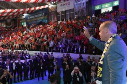 Erdoğan: '500 bin civarında mülteciyi Suriye'nin kuzeyindeki briket evlere göndermeye başladık'