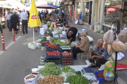 Bursa'da 700 yıldır her salı günü bereket duasıyla açılıyor