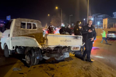 Bursa'da feci kaza: Duvara çarparak durabildi: 2 yaralı
