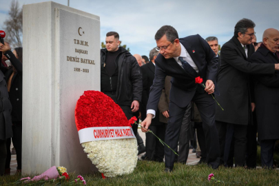 Eski CHP Genel Başkanı Deniz Baykal mezarı başında anıldı