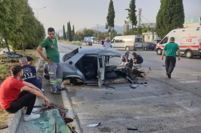 Freni patlayan otomobil paramparça olup yola saçıldı: 5 yaralı