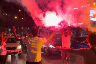 Türkiye çeyrek finale yükseldi, Bursa sokaklara aktı