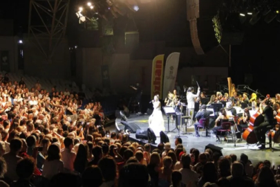 Bursa Festivali'nde büyüleyici gece