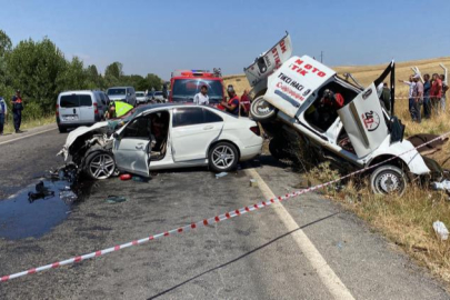 Yozgat’ta iki araç kafa kafaya çarpıştı: 3 ölü, 1 yaralı