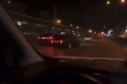 Yarışan araçlar trafikte dehşet saçtı