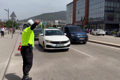 Bursa Emniyeti trafik denetimlerini aralıksız sürdürüyor