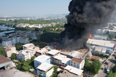 Bursa'daki yangın çevredeki 4 fabrikaya da sıçradı