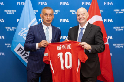 TFF Başkanı Hacıosmanoğlu, FIFA Başkanı Infantino ile görüştü