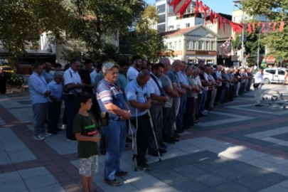 Bursa'da Haniye için gıyabi cenaze namazı kılındı