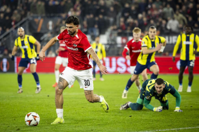 UEFA Avrupa Ligi: AZ Alkmaar: 3 - Fenerbahçe: 1 (Maç sonucu)