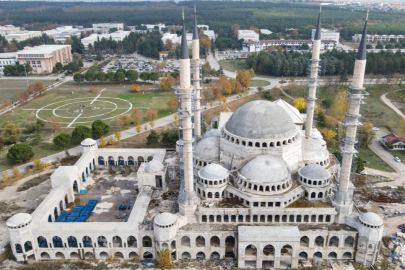 Uludağ Üniversitesi'ndeki cami ve külliye inşaatı yükseliyor